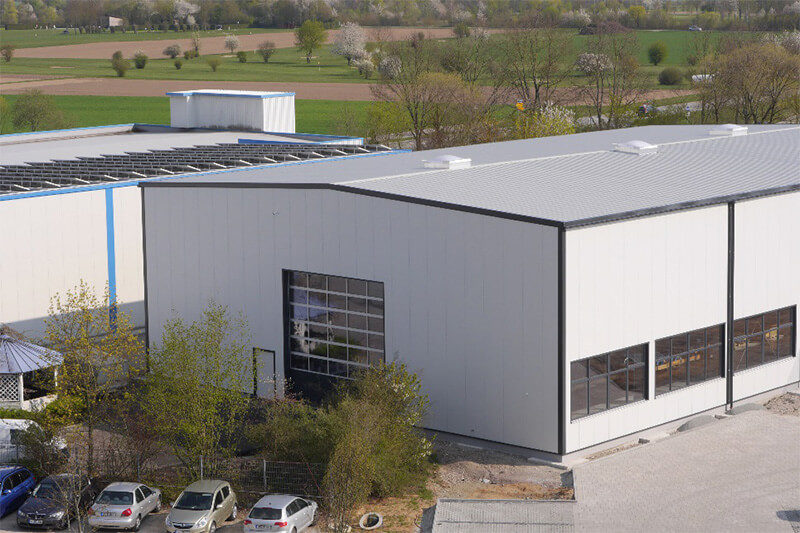 neue Halle Vogelperspektive
